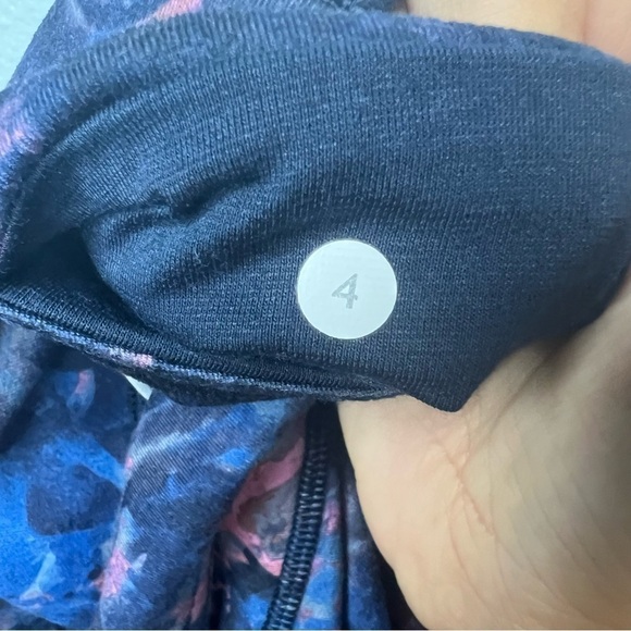 Lululemon  Wunder Under Moody Mirage Berry Blue Floral Legging Sz 4 Essential - Picture 8 of 8